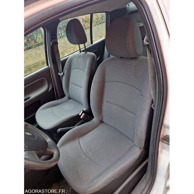 2010 Renault Clio-46808465