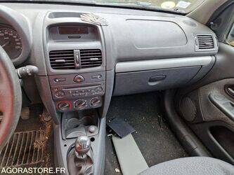 2010-renault-clio-1447135-46808466