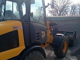 2016-jcb-406-46808485