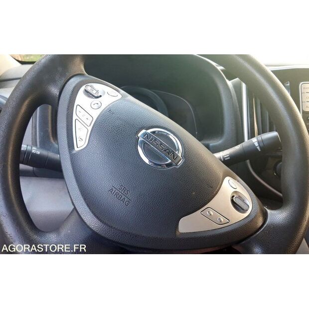 2018 NISSAN NV200-46808541