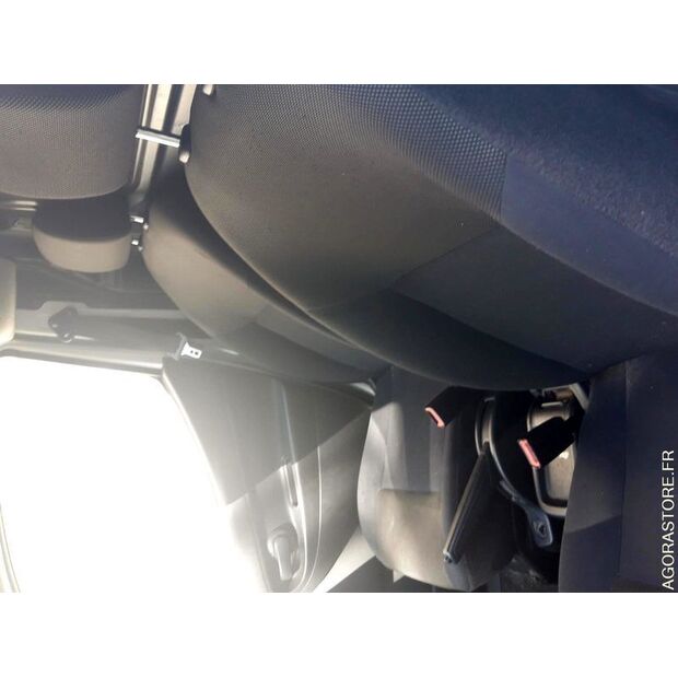 2018 NISSAN NV200-46808544