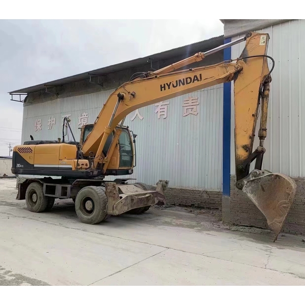 2022 هيونداي 225W-9-46808773