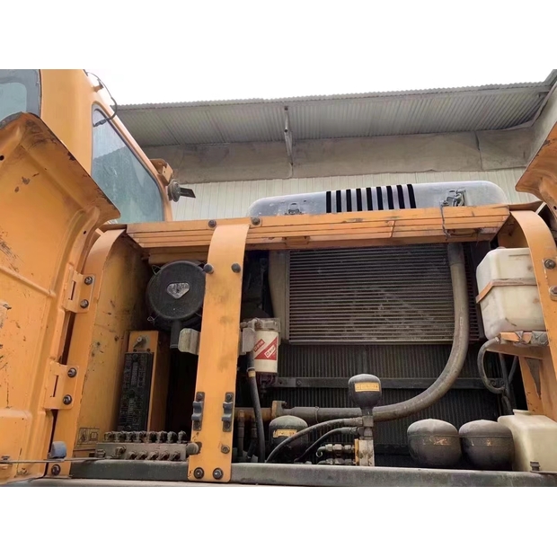 2022 هيونداي 225W-9-46808776