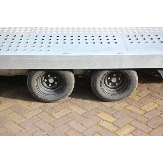 Temared Carkeeper-46808925