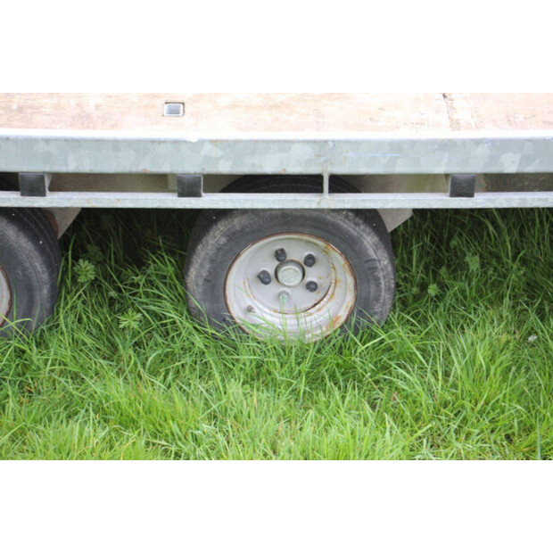 2004 هينرا AT20-46808954