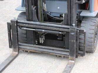 2004-toyota-7fbmf20-1447162-46809018