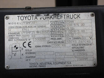 2004-toyota-7fbmf20-1447162-46809026
