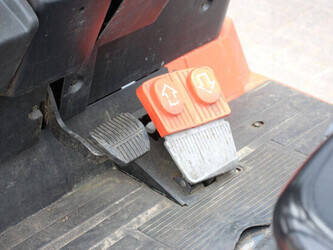 2004-toyota-7fbmf20-1447162-46809029