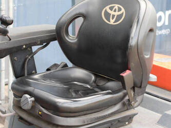 2004-toyota-7fbmf20-1447162-46809031