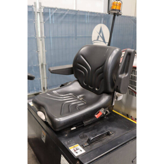 2018 يال MT70-46809249