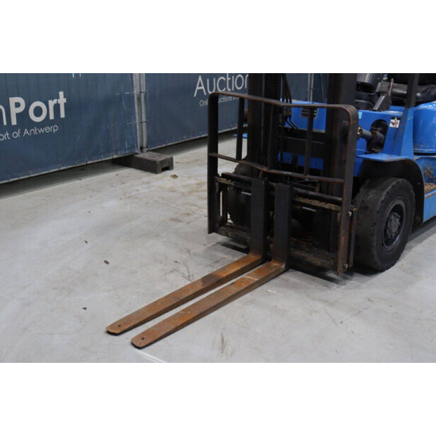 2000 Caterpillar DP25K-46809268