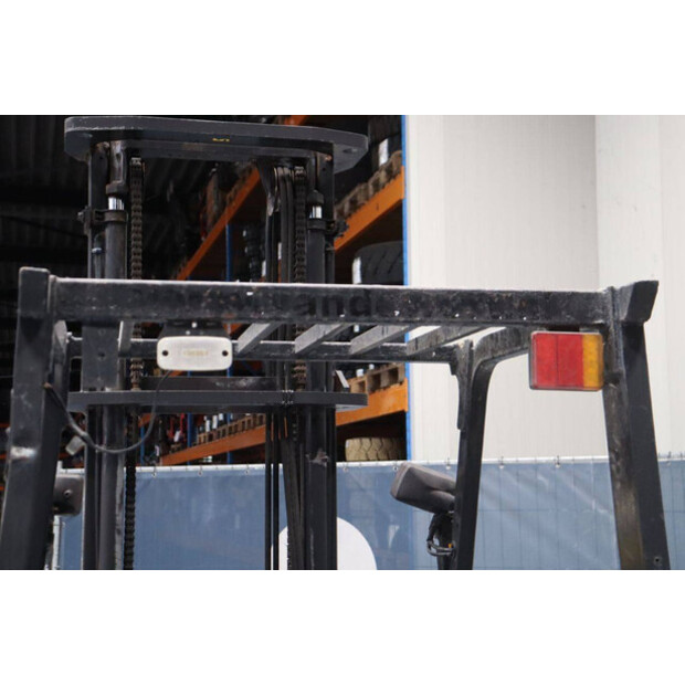 2000 Caterpillar DP25K-46809276