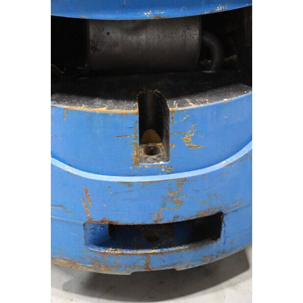 2000 Caterpillar DP25K-46809277