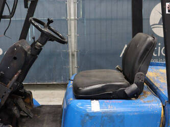 2000-caterpillar-dp25k-1447170-46809279