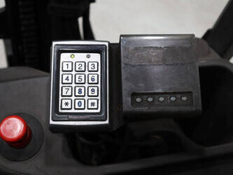 2015-linde-e30l-01-1447171-46809325