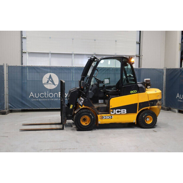 2016 جيه سي بي 35D-46809416