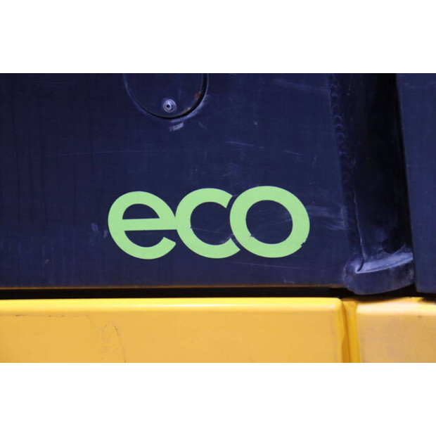 2016 جيه سي بي 35D-46809433