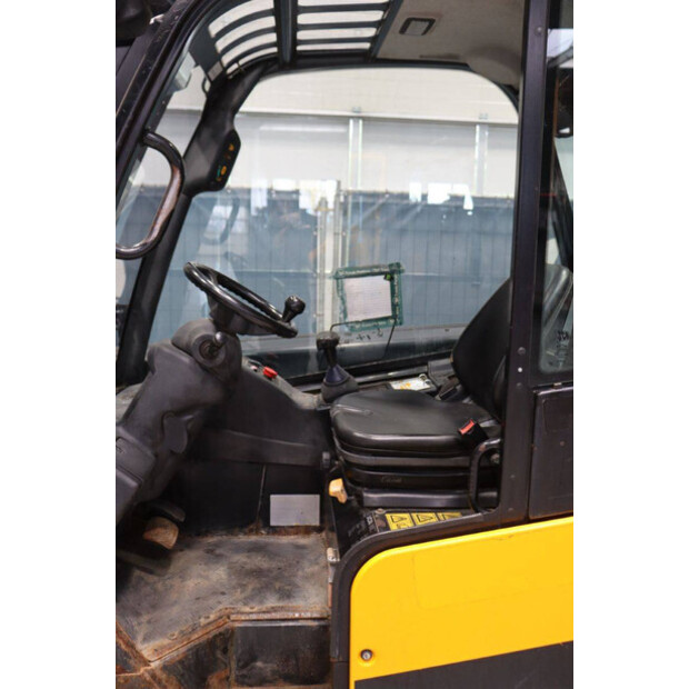 2016 جيه سي بي 35D-46809437