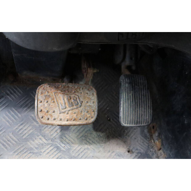 2016 جيه سي بي 35D-46809440