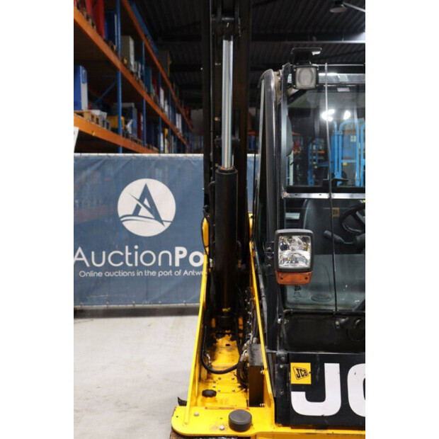 2016 جيه سي بي 35D-46809451