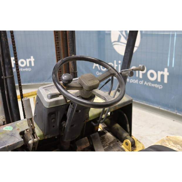 1992 TCM FG15N17t-46809487