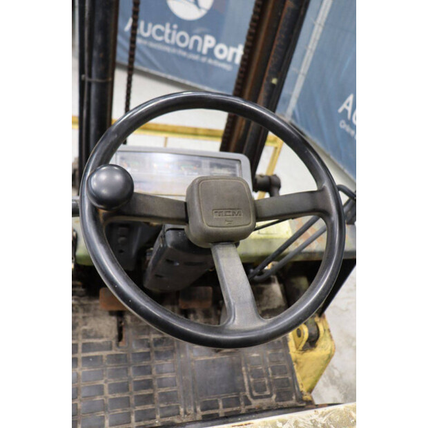 1992 TCM FG15N17t-46809489