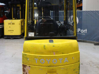 toyota-25-1447176-46809506