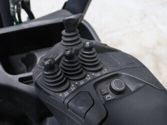 2017-linde-e16l-02-1447178-46809600