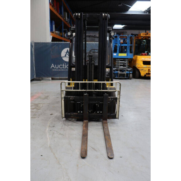 2011 يال GDP35VX-46809707