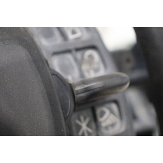 2011 يال GDP35VX-46809727