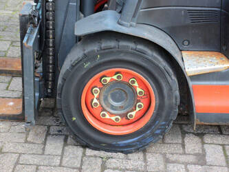 2016-linde-e40h-01-600-1447185-46809871