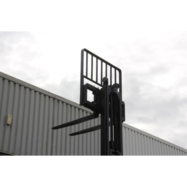 2018 دووسان G20GP-46809988