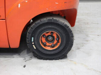 2015-linde-h30t-02-1447190-46810037