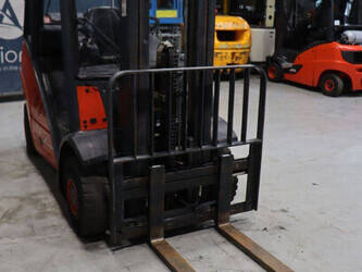 2011-linde-h25t-01-1447192-46810054