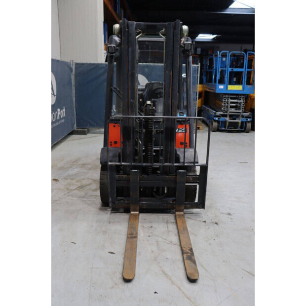 2011 Linde H25T-01-46810055