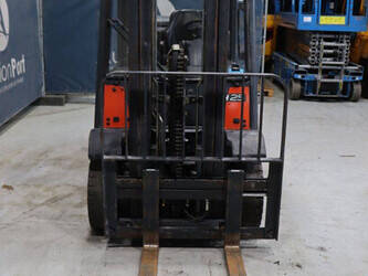 2011-linde-h25t-01-1447192-46810055