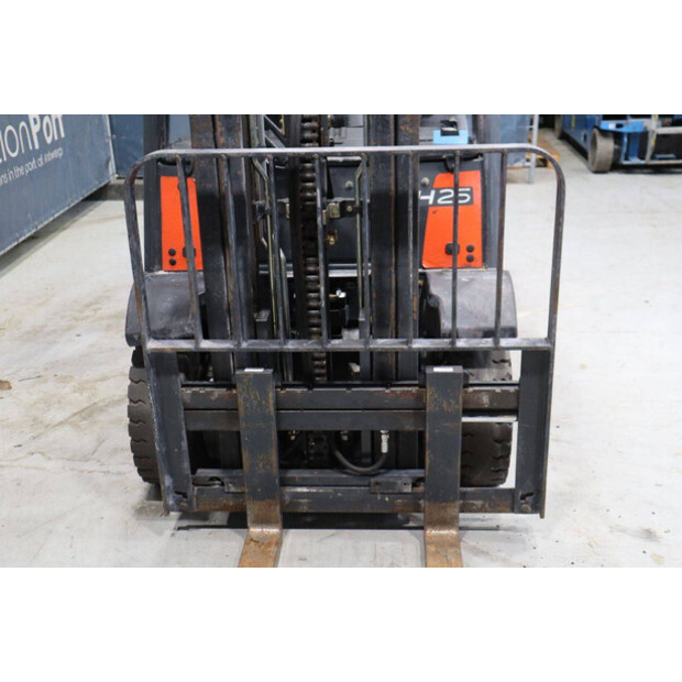 2011 Linde H25T-01-46810060