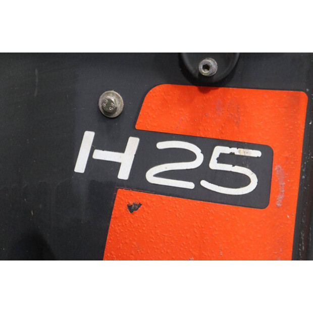 2011 Linde H25T-01-46810063