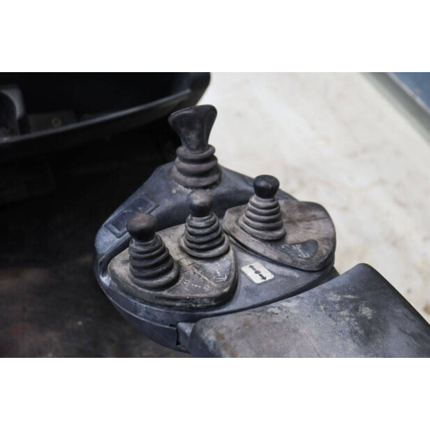 2011 Linde H25T-01-46810074