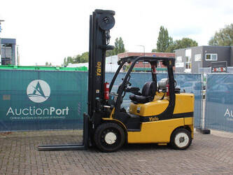 صورة ل رافعات شوكية 2010 يال GLC70VX