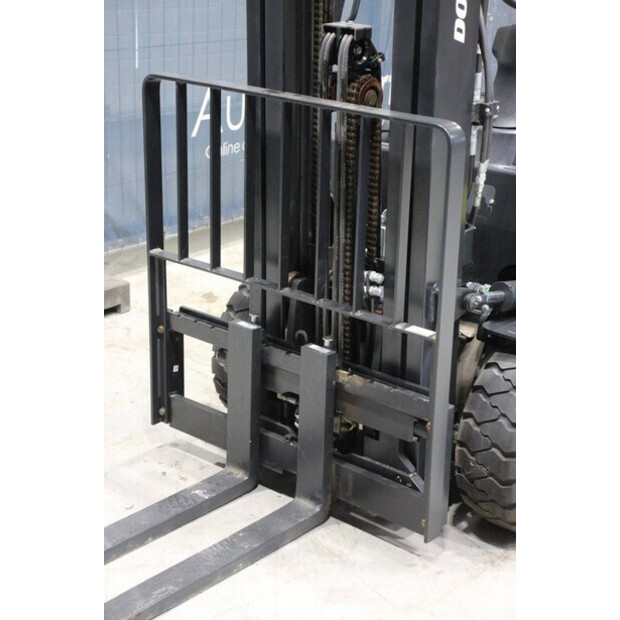 2023 دووسان B25X-7-46810322