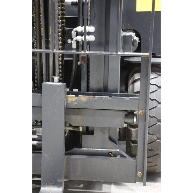 2023 دووسان B25X-7-46810323