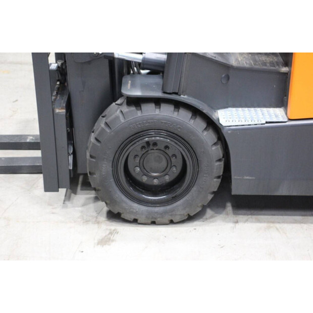 2023 دووسان B25X-7-46810326