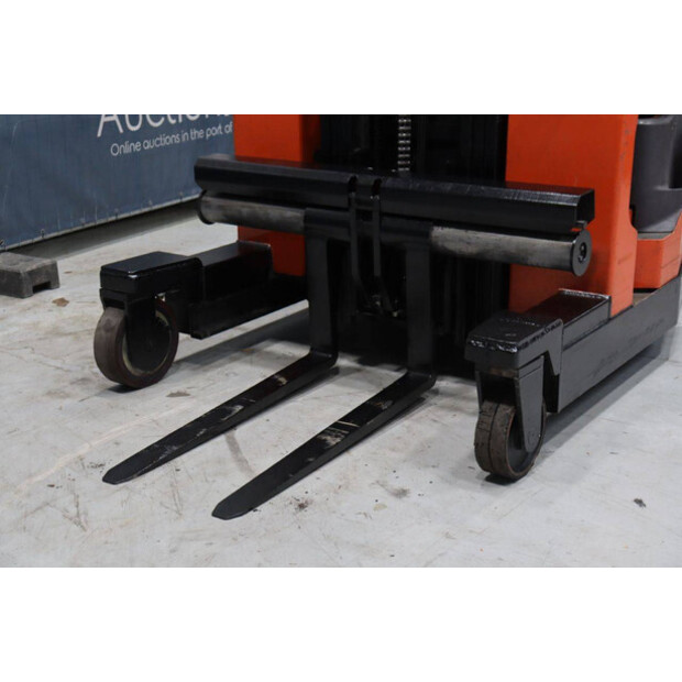 2008 BT FRE270-46810769