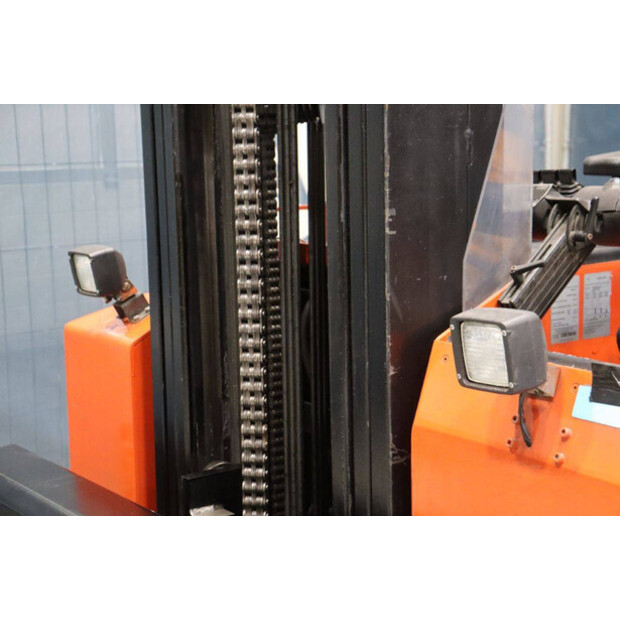 2008 BT FRE270-46810772