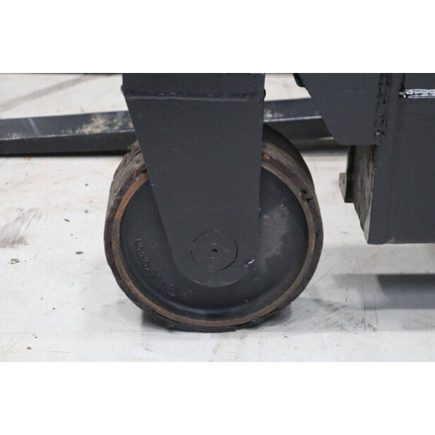 2008 BT FRE270-46810773