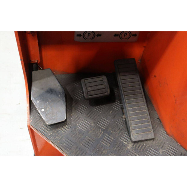 2008 BT FRE270-46810778