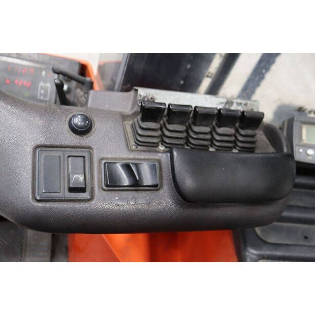 2008 BT FRE270-46810780