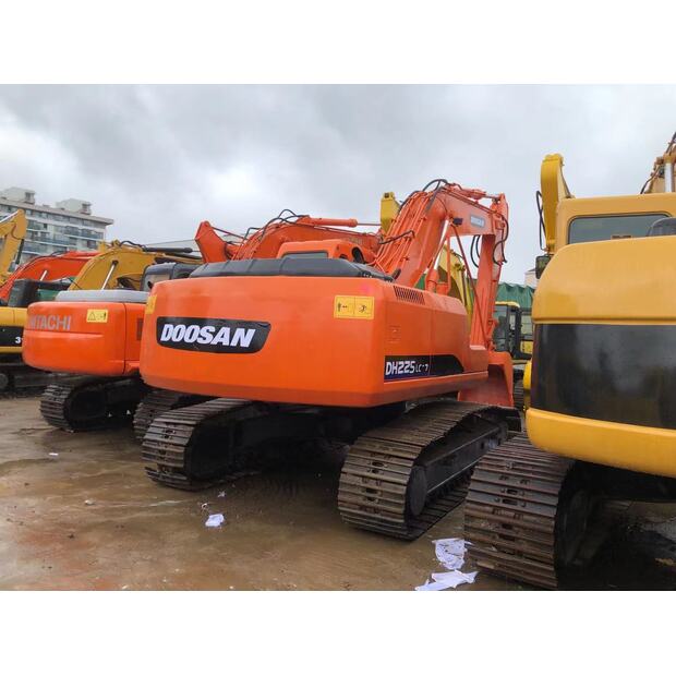 2024 Doosan DH225LC-9-46812585