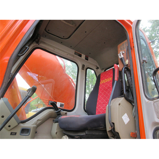 2025 Doosan DH300LC-46812618